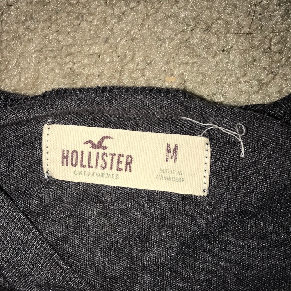 HOLLISTER - Picture 2 of 2